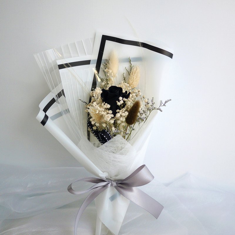 情人礼赞-不凋黑玫瑰 满天星手拿干燥花束 单个贩售 - 干燥花/捧花 - 植物．花 黑色