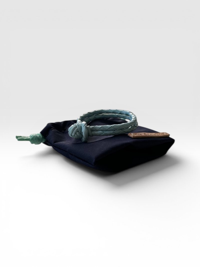 定制礼物 纯手工植鞣真皮编织手环 男女情侣对链 附防泼水收纳袋 - 手链/手环 - 真皮 多色