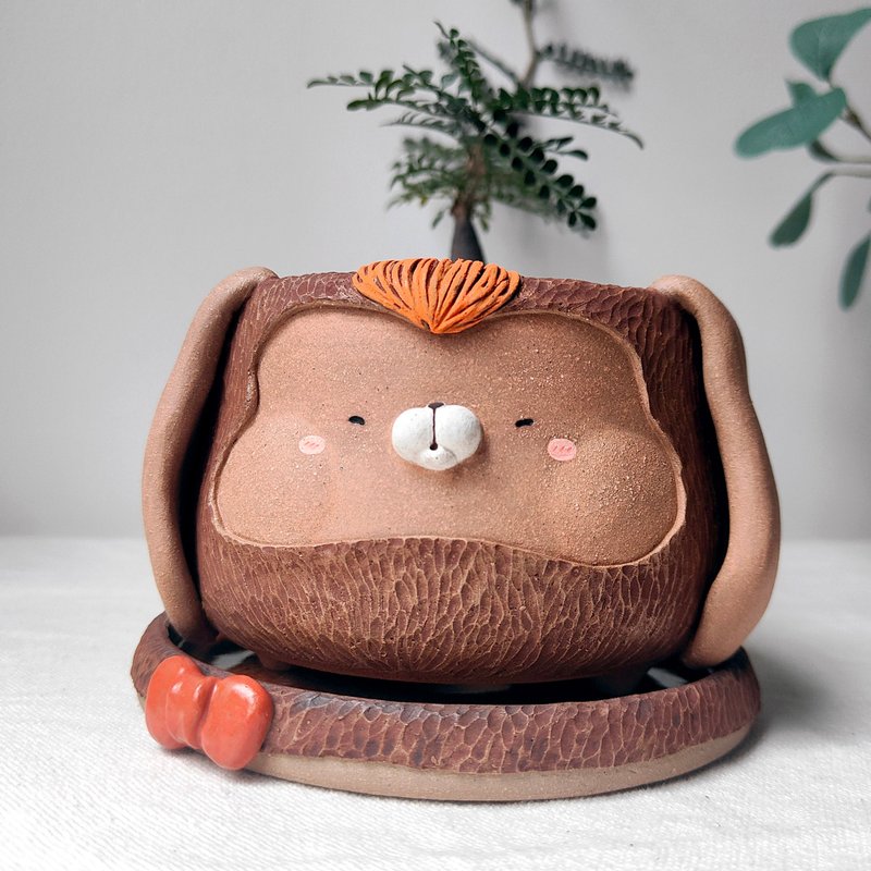 Planter with saucer, medium-brown bunny. Handmade plant pot. - 花瓶/陶器 - 陶 
