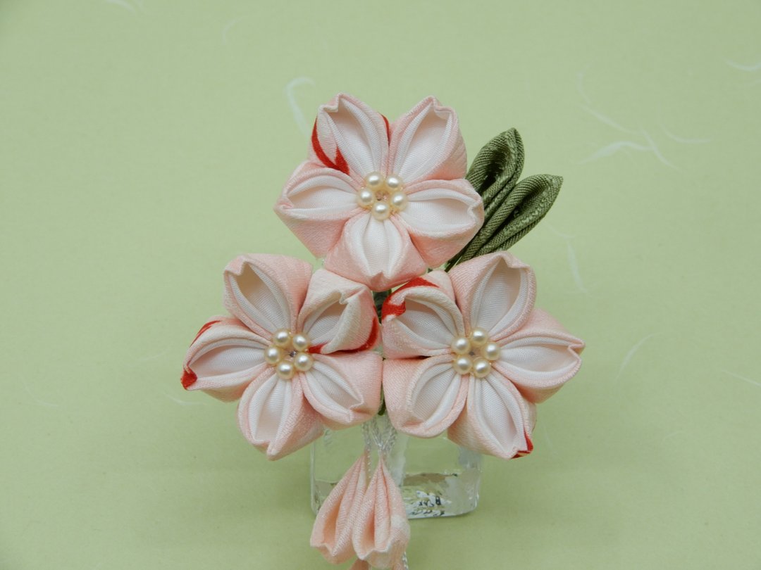 [Resale] Knob work Cherry blossom hairpin made from old cloth Light peach Perfect for cherry blossom viewing - 发饰 - 其他材质 粉红色
