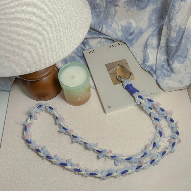 MUMU 青春回忆手混线编织手机挂绳 附赠一片手机透明垫片 - 挂绳/吊绳 - 棉．麻 