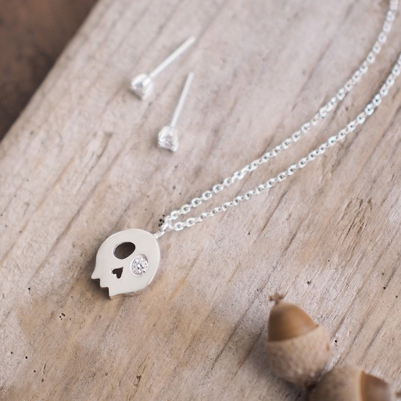 2 pieces set) White Earrings & Skull Necklace Silver 925 - 项链 - 其他金属 透明