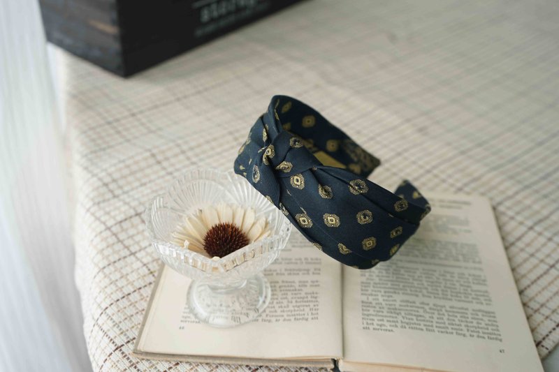 古董领带改制手工发箍-蓝色眼睛-深蓝-扭结款 - 发带/发箍 - 丝．绢 蓝色