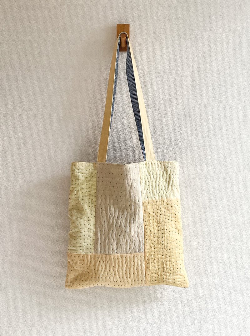 日本制 蓝染线使用 刺子 Japanblue sashiko 拼贴托特包 柔软亚麻与棉托特包 升级再造 - 手提包/手提袋 - 棉．麻 黄色