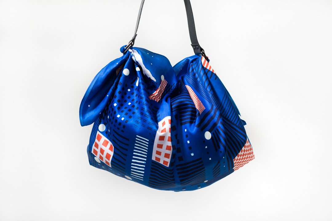 Tokyo Furoshiki & Black Leather Carry Strap Set - 侧背包/斜挎包 - 棉 蓝色