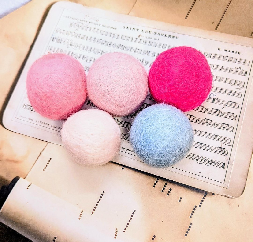 Cat Toy, Wool Felt Ball, Natural Toy, 5 Pieces, Chic and Mature Color - 玩具 - 羊毛 多色