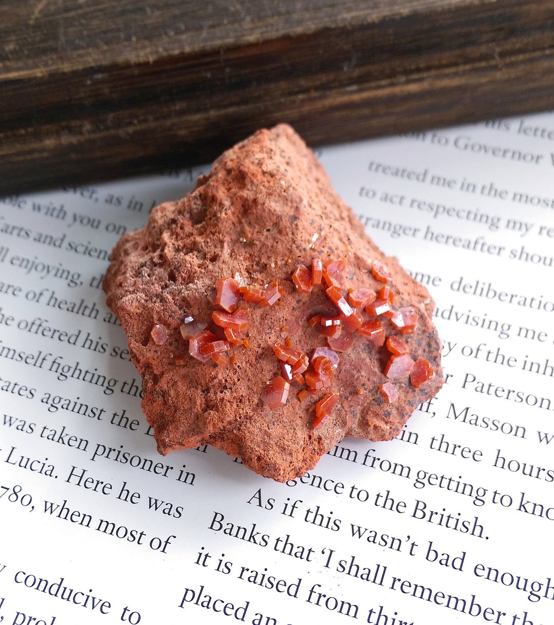 Vanadinite 摩洛哥产地 钒铅矿  天然矿石 原矿 - 摆饰 - 其他材质 