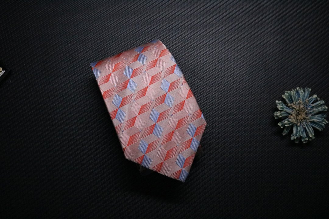 菱格格纹真丝领带商务独特设计necktie - 领带/领带夹 - 丝．绢 多色