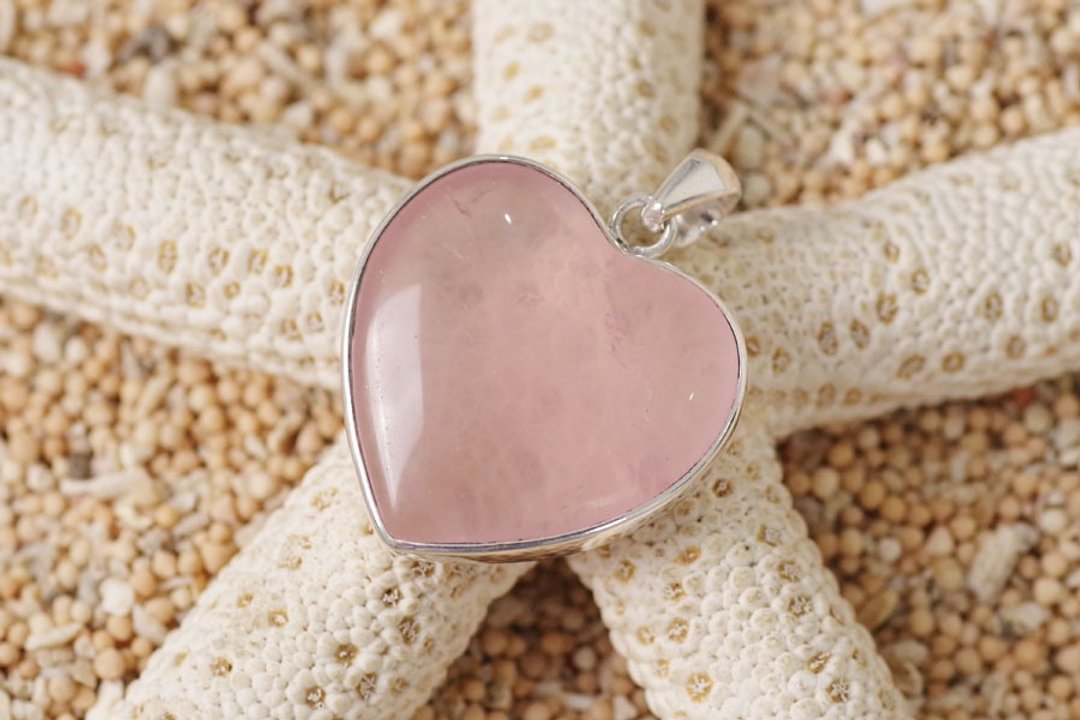 Transparent pink heart rose quartz pendant top - 项链 - 宝石 粉红色