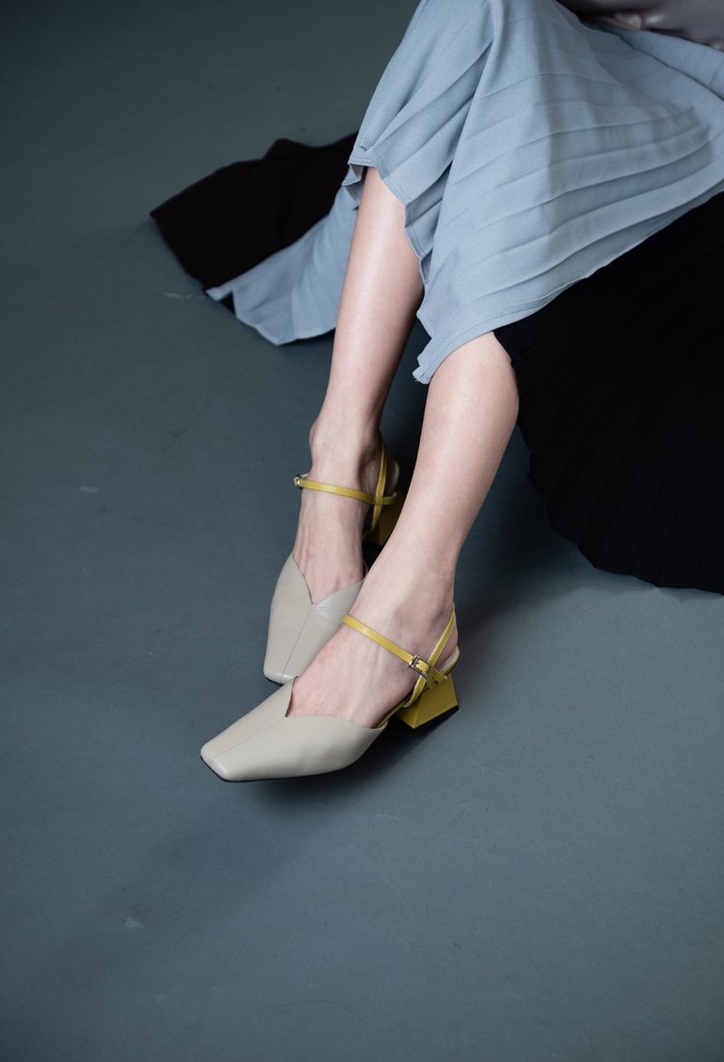 花苞造型撞色梯跟鞋  卡其拚黄 - 男女凉鞋 - 真皮 卡其色