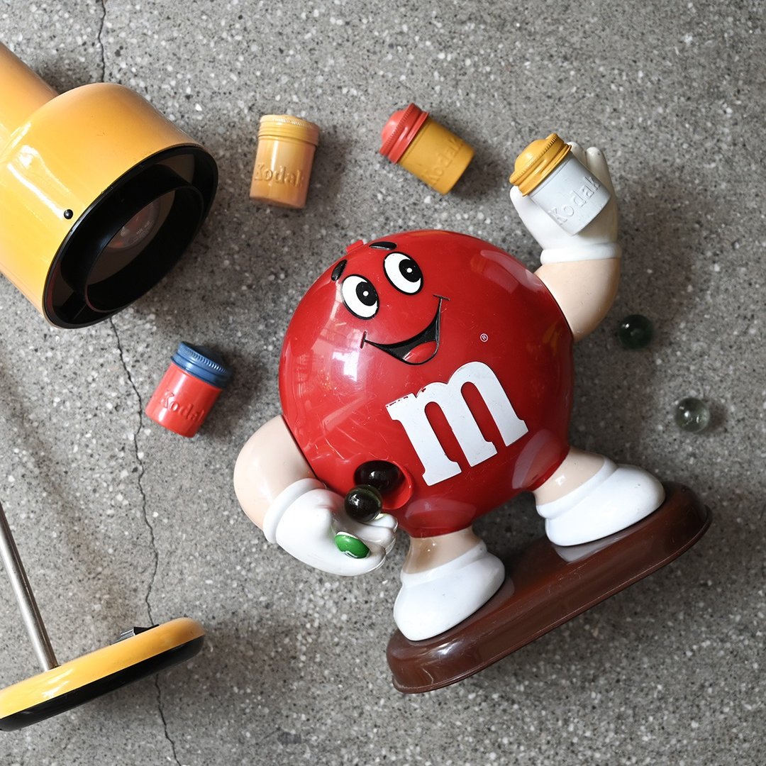 Vintage M&M's巧克力糖果机 / 糖果机、企业玩具、企业物、老玩具 - 储蓄罐 - 其他材质 红色