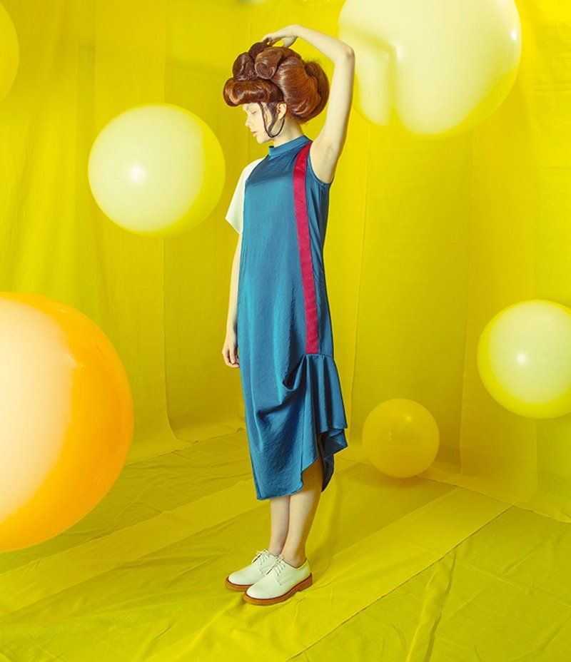 Envol Avec Ning 微卷单袖立领撞色洋装-蓝 - 洋装/连衣裙 - 其他材质 蓝色