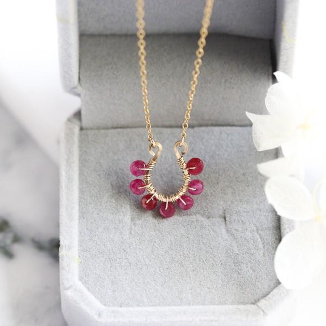 Horseshoe Ruby Red Necklace July Birthstone Small - 项链 - 宝石 红色