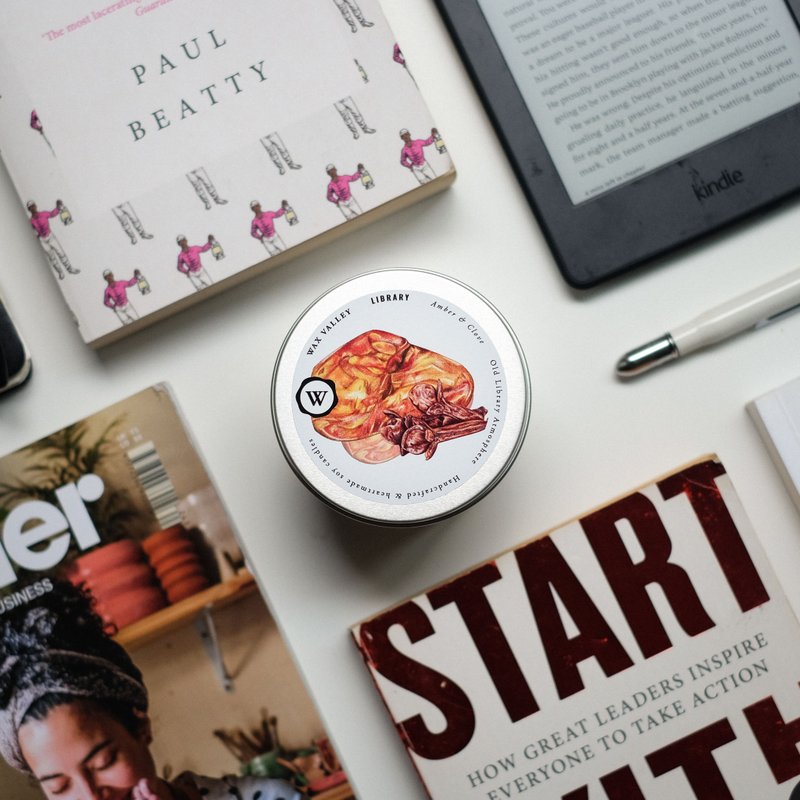 Soy Candle Library Blend Portable Tin - Amber & Clove - 蜡烛/烛台 - 其他材质 银色
