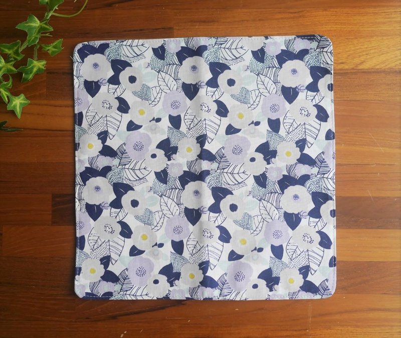 限量订制款=韩国纯棉手帕=雅致椿花 - 手帕/方巾 - 棉．麻 紫色