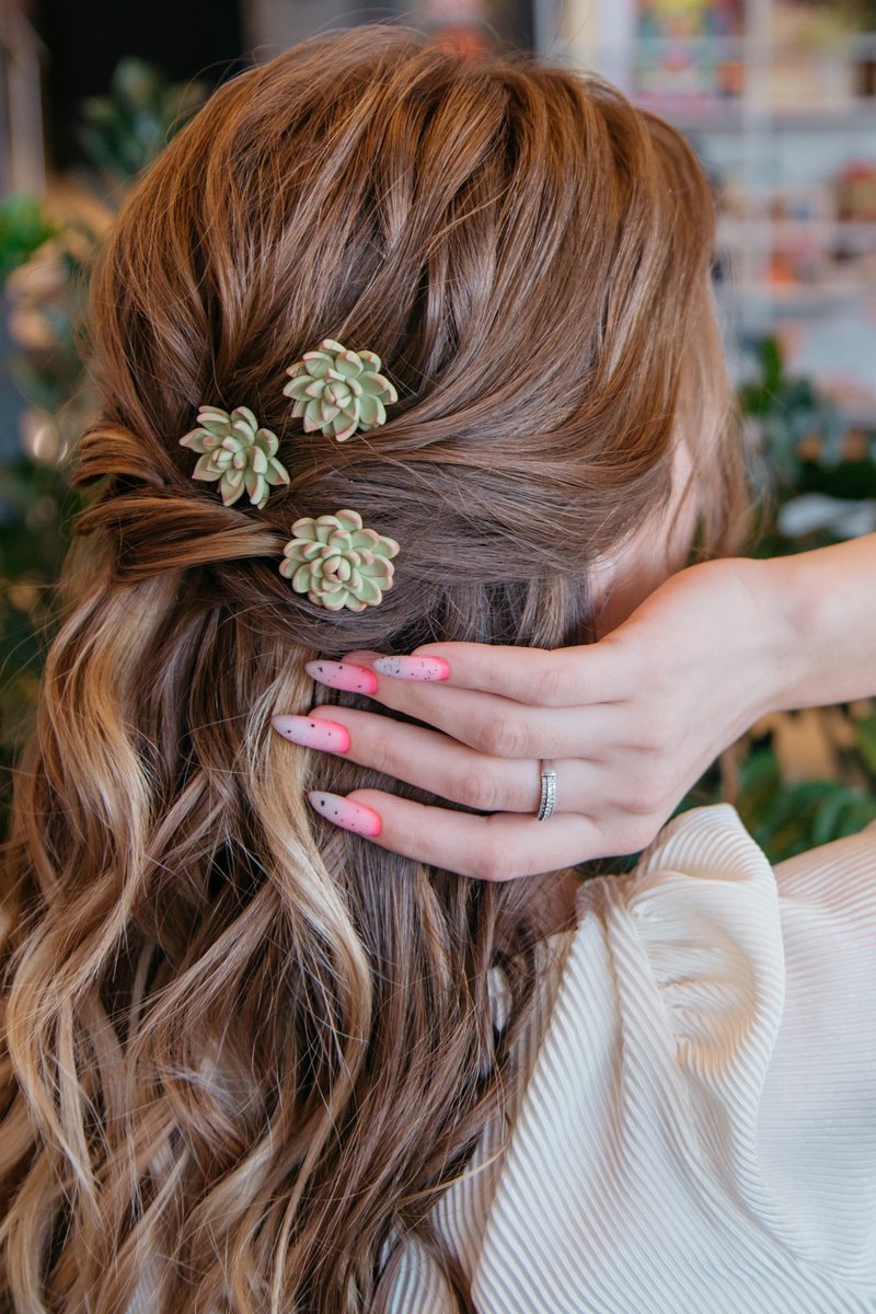 Succulent hair pin is greenery hair piece. Boho wedding hair, bridal hair piece. - 发饰 - 粘土 绿色