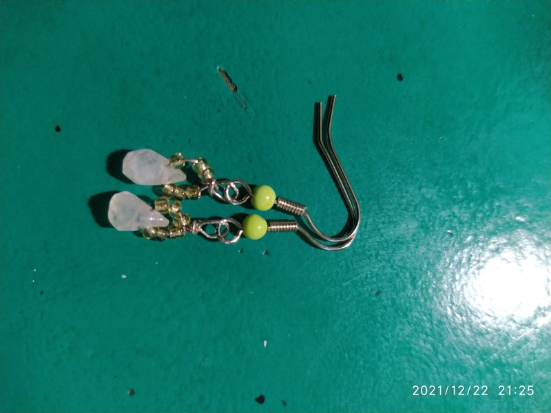 点点心意耳环 - 耳环/耳夹 - 半宝石 