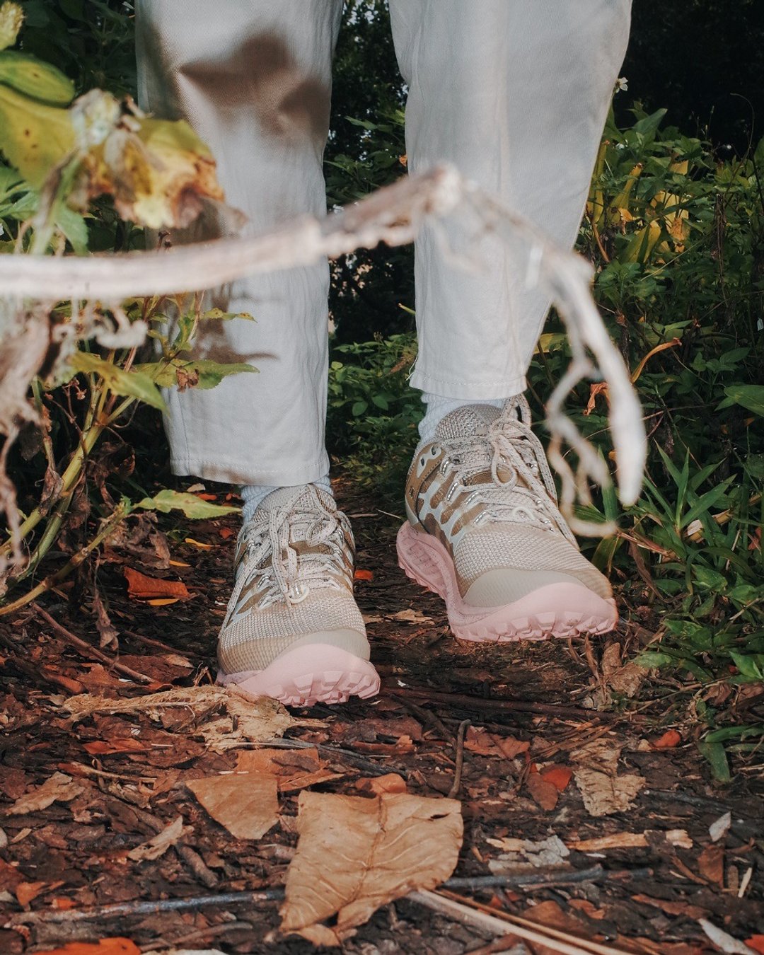 MERRELL ANTORA 3轻量越野健行鞋 女鞋-卡其粉 - 女款运动鞋/球鞋 - 其他材质 