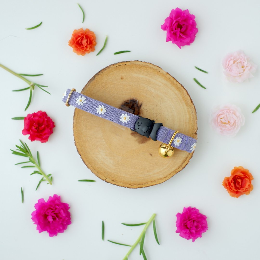 : MINI DAISIES : Lavender - Handmade embroidered flower breakaway cat collar - 项圈/牵绳 - 棉 紫色