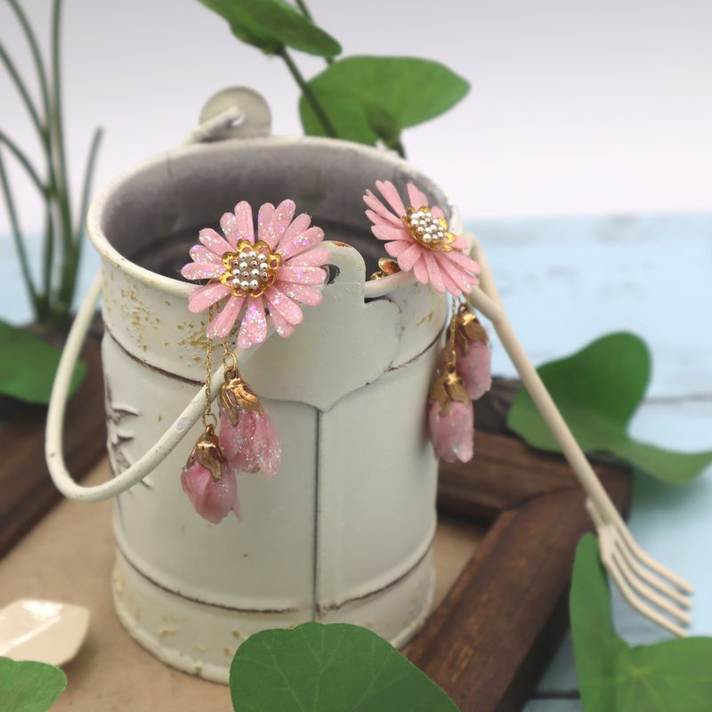 佳音慢绽 抚子色 手作缎面花卉垂坠耳饰 - 耳环/耳夹 - 其他人造纤维 粉红色