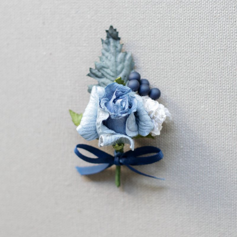 GC110 : Corsage Groomsmen Boutonniere Wild Things, Wild Blue Size 2" x 3.5" - 胸针 - 纸 蓝色
