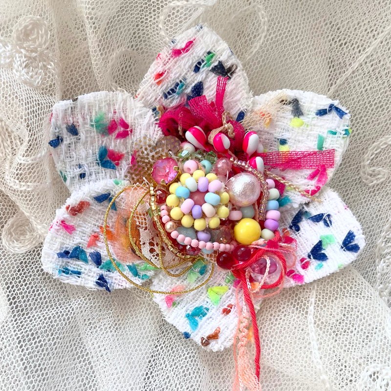 胸花 胸针 No.49  手作饰品 - 胸针 - 棉．麻 