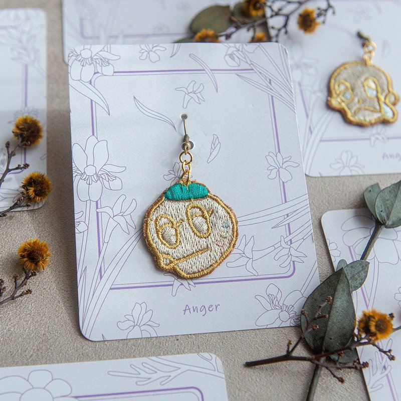 圣诞礼物 客制英文刺绣  贝雷帽  画家帽  双面帽  手作 - 耳环/耳夹 - 棉．麻 黄色