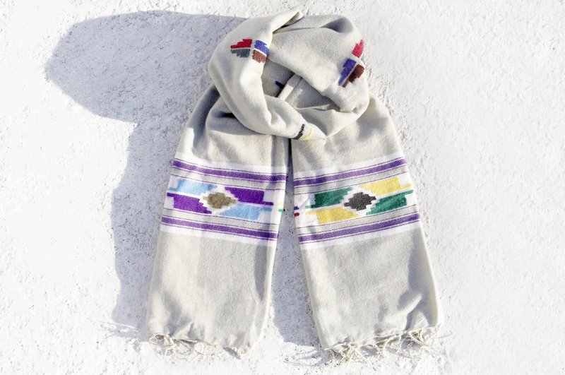 情人节礼物 圣诞礼物 民族风披巾 / boho针织围巾 / 民族图腾围巾 / 针织披巾 / 盖毯 (made in nepal) - 设计感几何色块 彩虹 - 丝巾 - 羊毛 多色