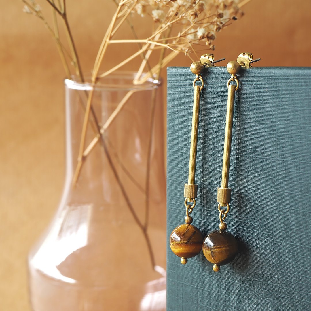Pendulum with Tiger Eye stone earrings - 耳环/耳夹 - 铜/黄铜 咖啡色