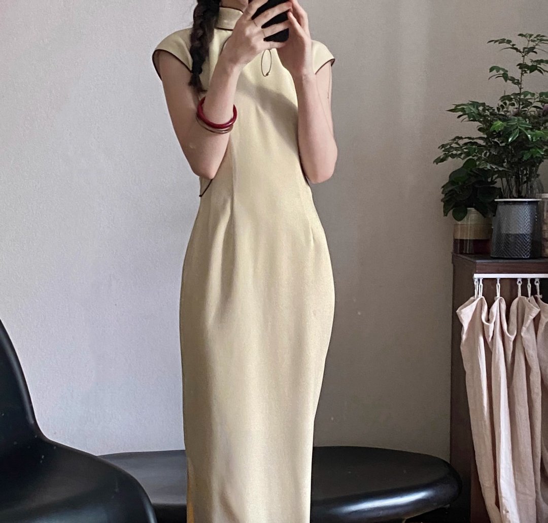 新中式复古 / 撞色镶边改良旗袍 / 鹅黄 - 洋装/连衣裙 - 其他材质 黄色