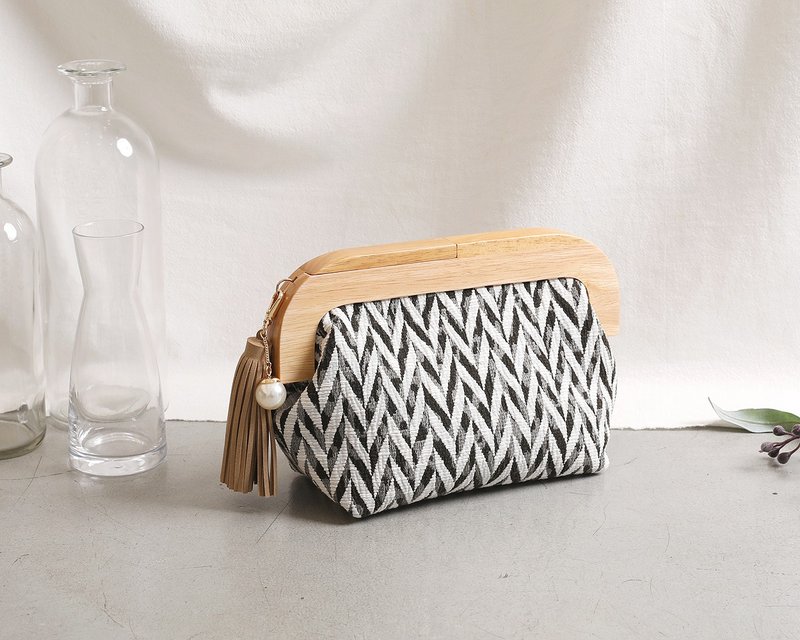 Lovely olive herring-bone wood frame clutch pouch - 侧背包/斜挎包 - 木头 卡其色