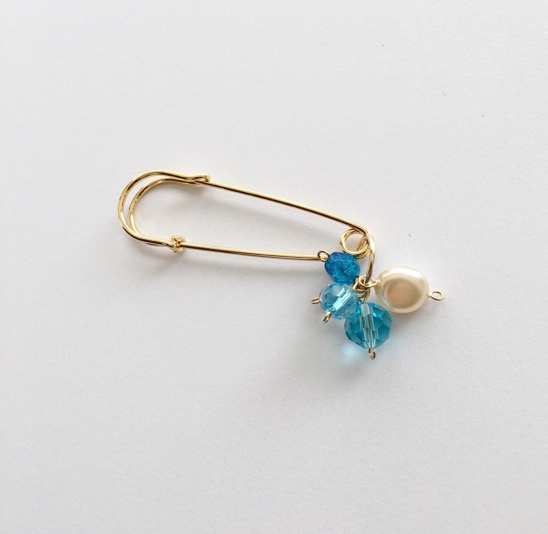 【Stall pin】 glittering blue beads - 胸针 - 塑料 蓝色