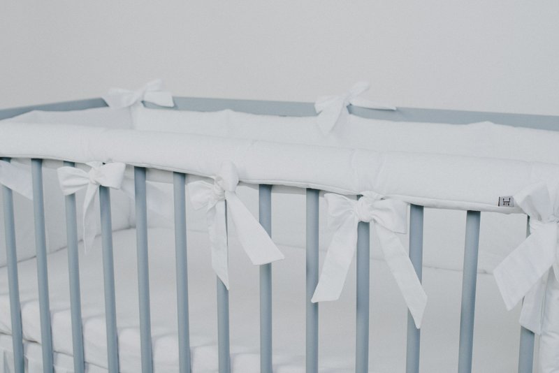 White Crib rail cover Teething guard - Custom size rail cover with white bows - 婴儿床上用品 - 棉 白色