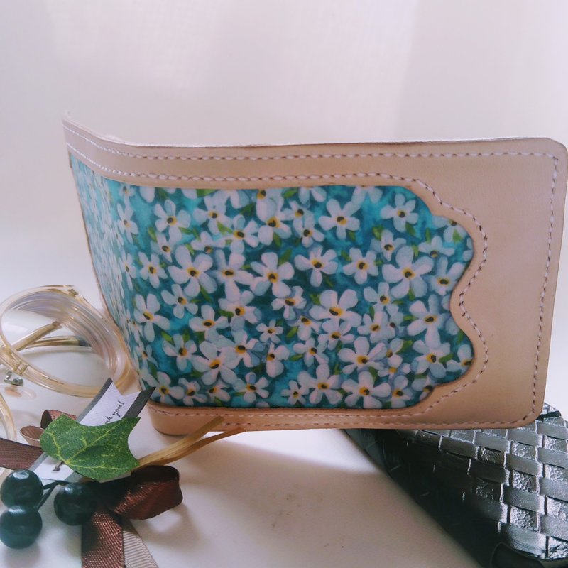 Genuine cowlether hand sewn  bi fold wallet with Liberty sky blue floral - 皮夹/钱包 - 真皮 蓝色