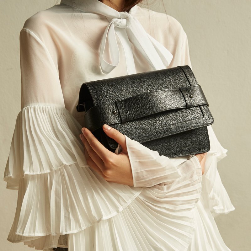 Cruise flap bag in black - 手提包/手提袋 - 真皮 黑色