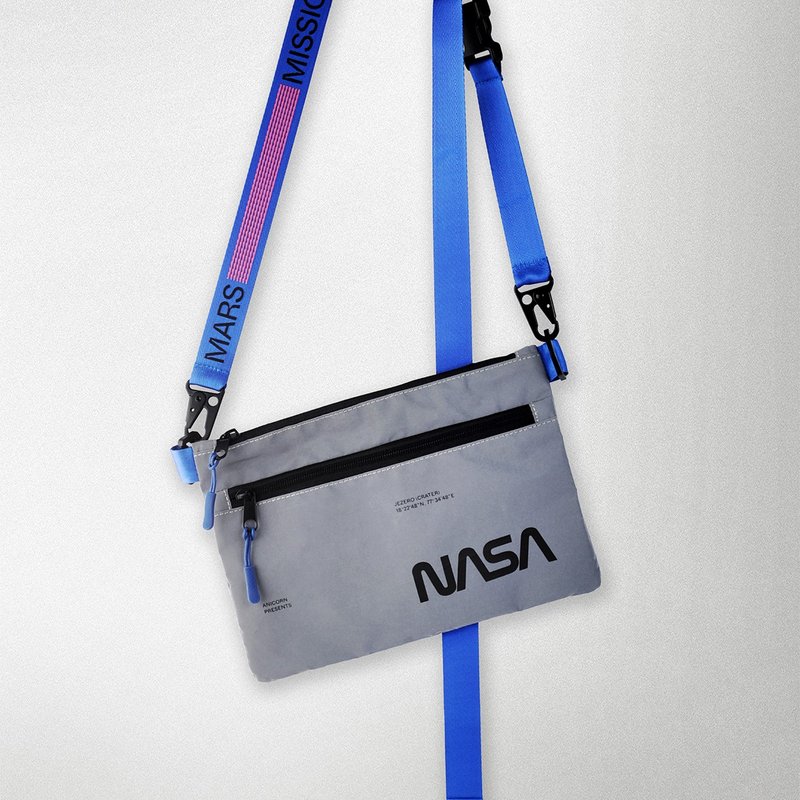 ANICORN - NASA 主题 火星任务限定斜背包 The Mars Messenger - 侧背包/斜挎包 - 防水材质 银色