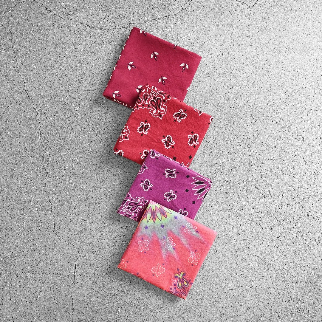 Vintage Bandana 美式方巾 / 古着方巾、方巾穿搭、古着变形虫 - 手帕/方巾 - 棉 紫色