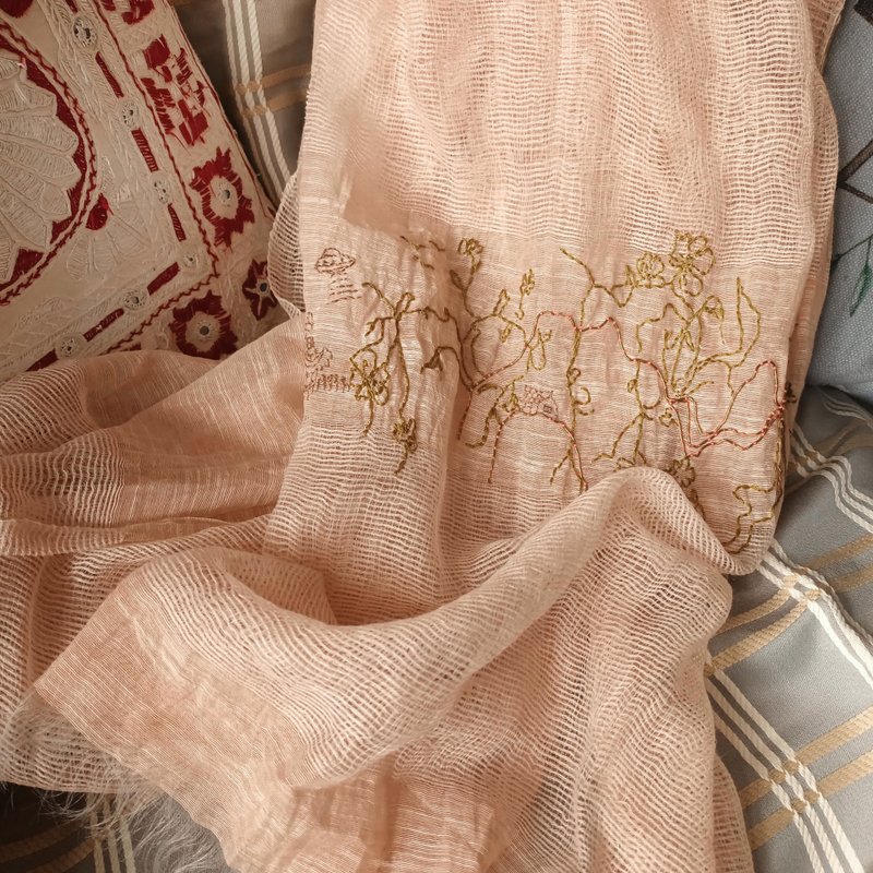 *手工刺绣糸列*四季适用真丝混麻薄围巾*幻想中的村落 - 丝巾 - 棉．麻 粉红色