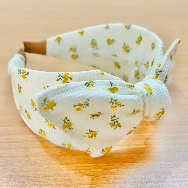 MOYA 宽版手工发箍 小花束 - 发饰 - 棉．麻 蓝色