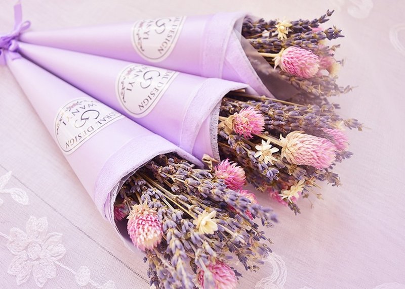 WANYI✿ 恋爱魔法甜筒花束 /干燥花/小花束/千日红/薰衣草/摆饰/装饰/送礼/求婚/办公桌摆饰/房间布置 - 植栽/盆栽 - 植物．花 紫色