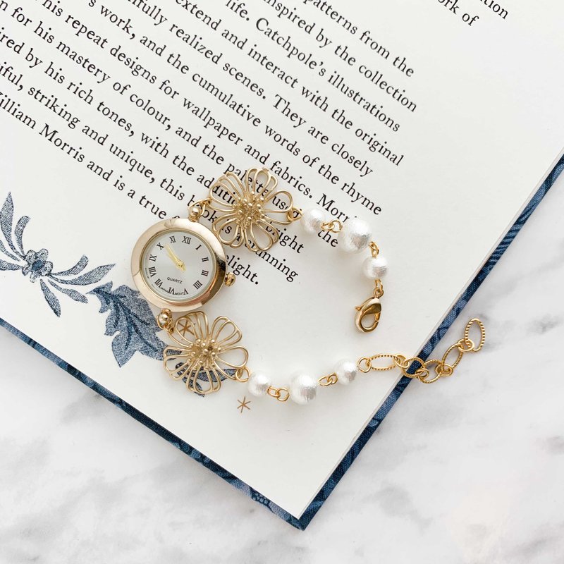 Veronika / 花朵与棉珍珠手链手表 LI108 - 女表 - 其他金属 金色