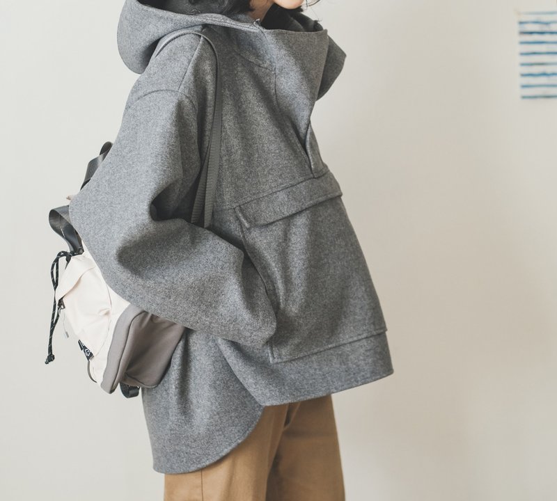 毛呢宽松大轮廓连帽上衣- 2色-时装灰 - 女装上衣 - 棉．麻 灰色