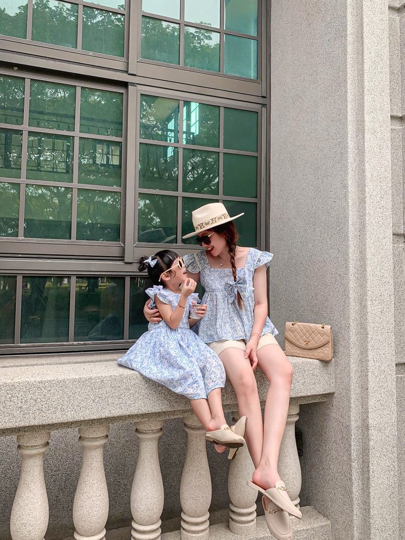 英国LIBERTY FABRICS Iris法式浪漫方领荷叶上衣(大人款) - 亲子装 - 棉．麻 蓝色