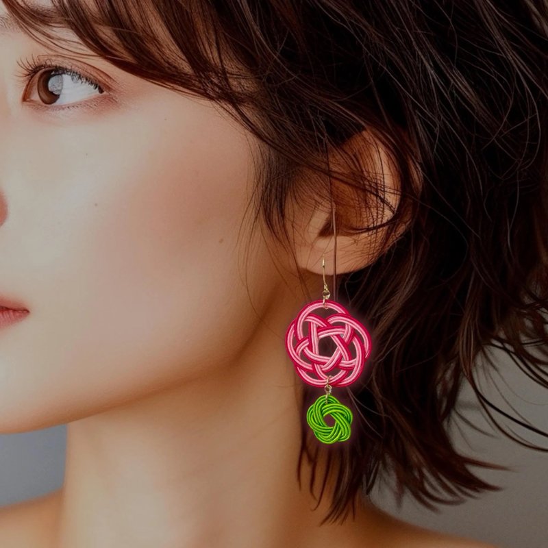 粉色与绿色双梅结设计日式水引耳环 - 耳环/耳夹 - 丝．绢 粉红色