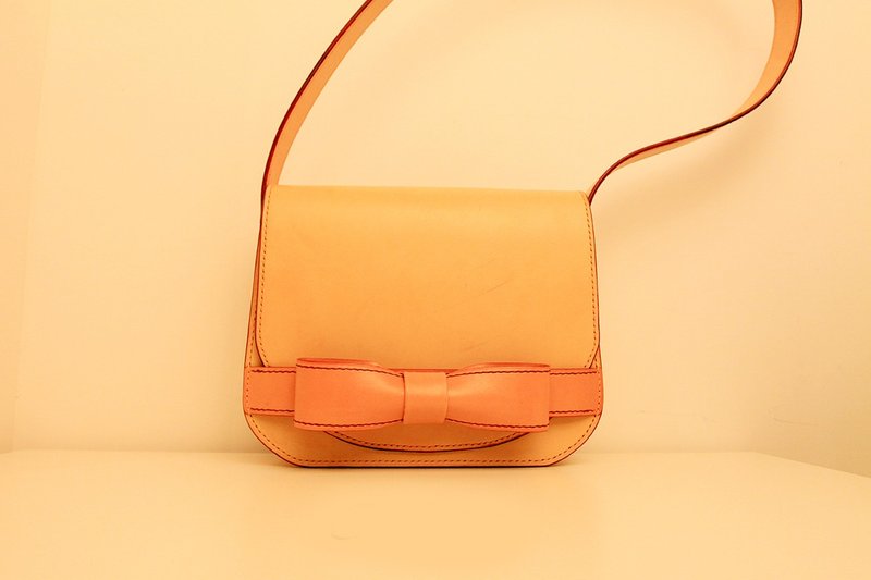 ChiaoChiao 蝴蝶巧巧侧背包 - 侧背包/斜挎包 - 真皮 