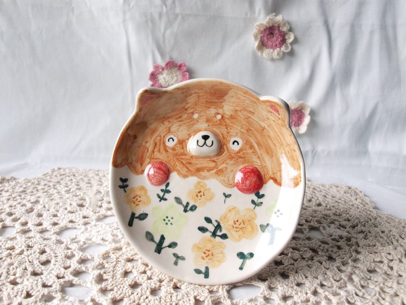 Shiba Dog Flower Field - 浅碟/小碟子 - 陶 咖啡色