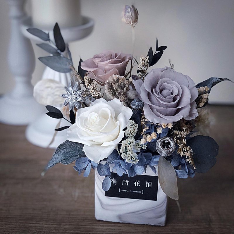 大理石方形永生桌花/宅配限双北地区,跨县市需自取 - 干燥花/捧花 - 其他材质 