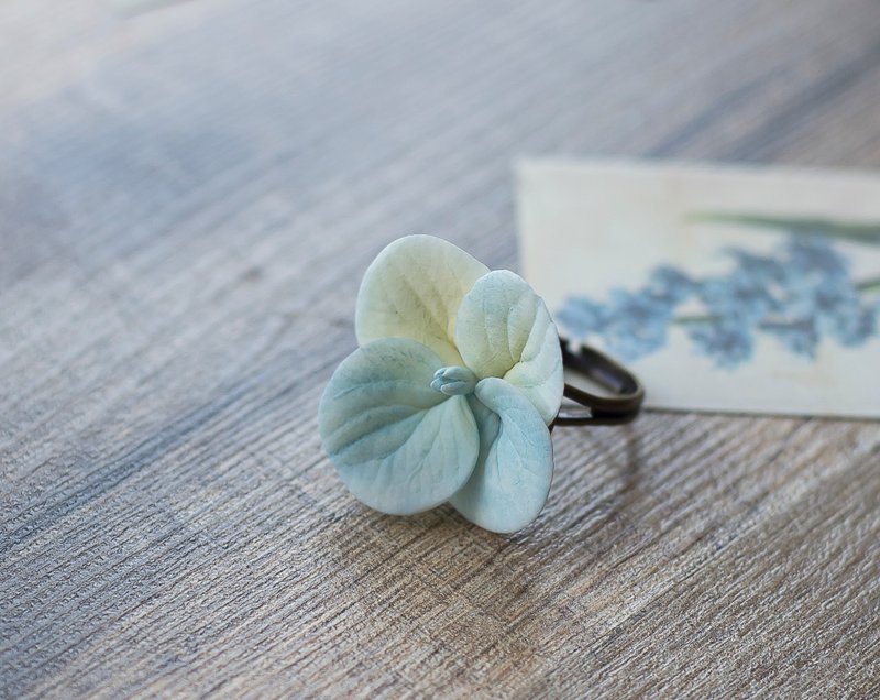 Flower ring with blue and yellow hydrangea - 戒指 - 其他材质 蓝色