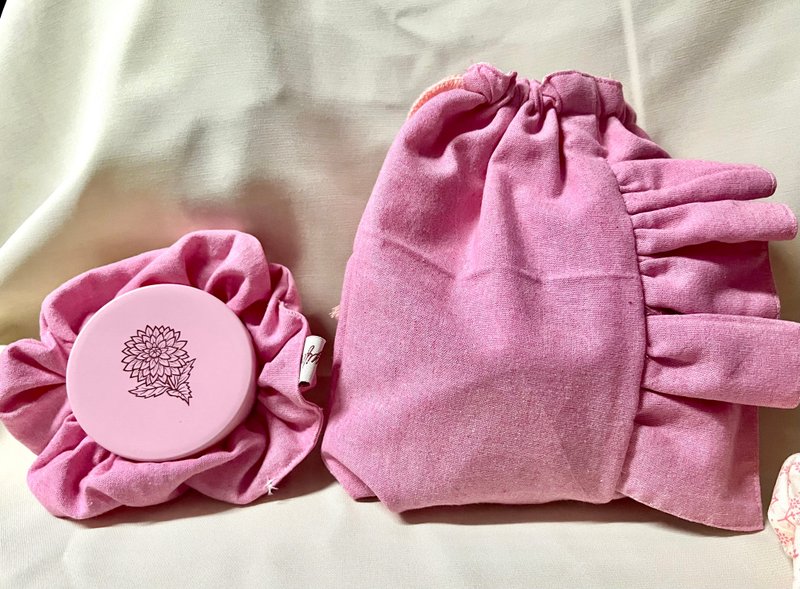 粉红色束绳袋加发圈 - 束口袋双肩包 - 棉．麻 粉红色