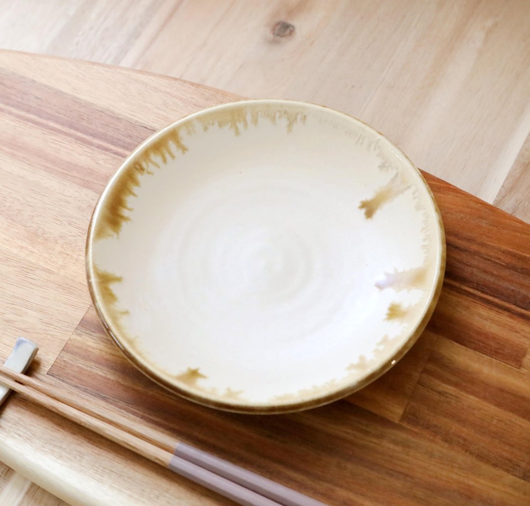 雾面釉与流淌饴色之中皿 - 盘子/餐盘/盘架 - 陶 卡其色
